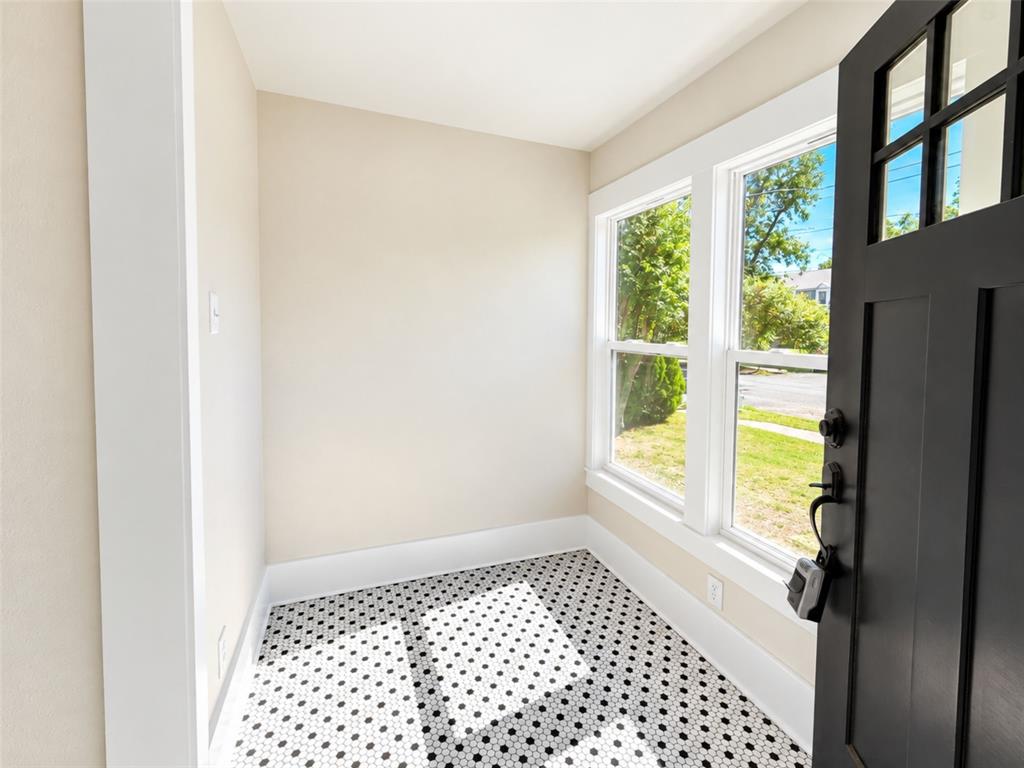 1104 Park Street - Photo 6