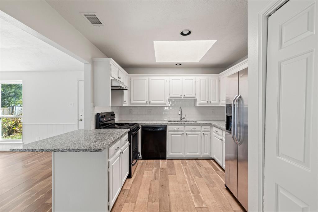 8406 Lullwater Drive - Photo 11