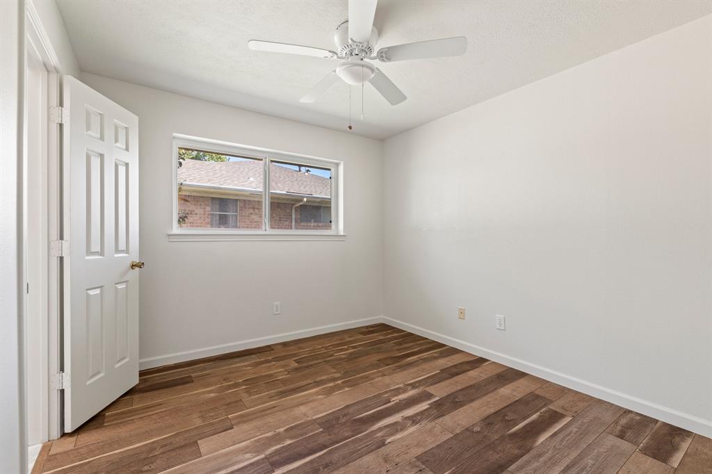 8406 Lullwater Drive - Photo 27