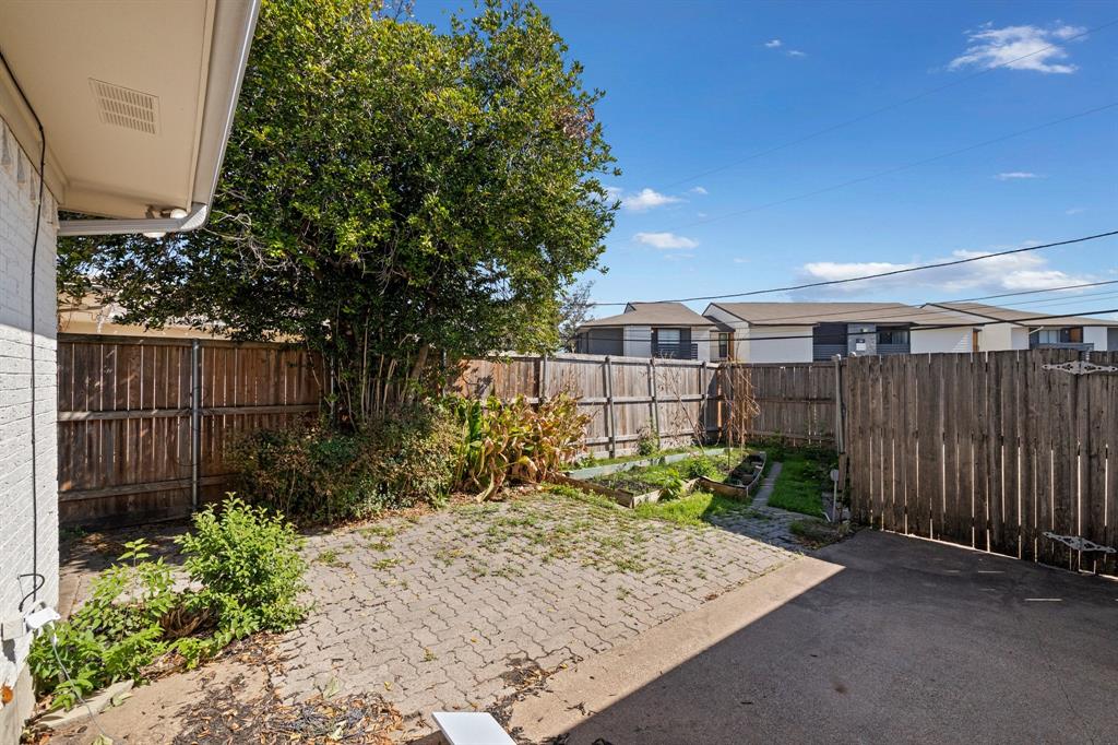 8406 Lullwater Drive - Photo 28