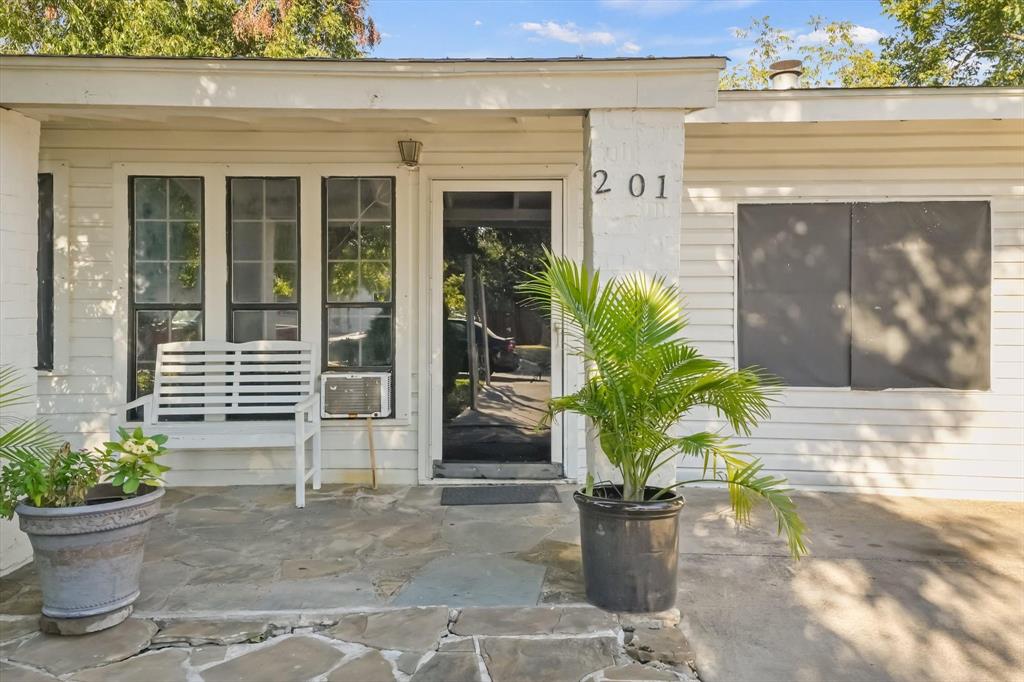 201 Glenridge Drive - Photo 1