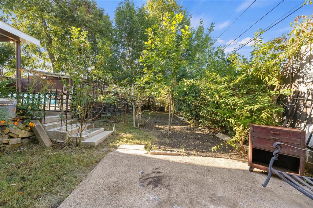 201 Glenridge Drive - Photo 16