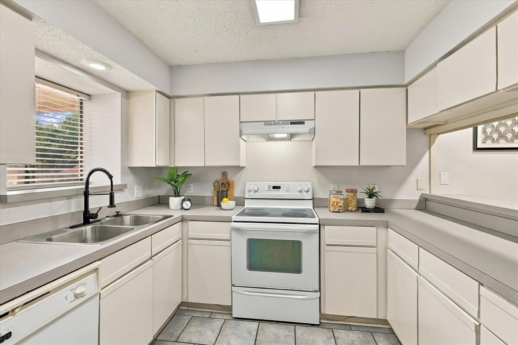 6404 Woods Edge Drive - Photo 12