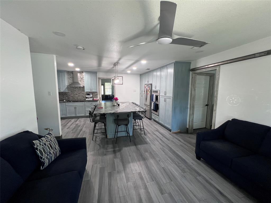 201 Darien Drive - Photo 2