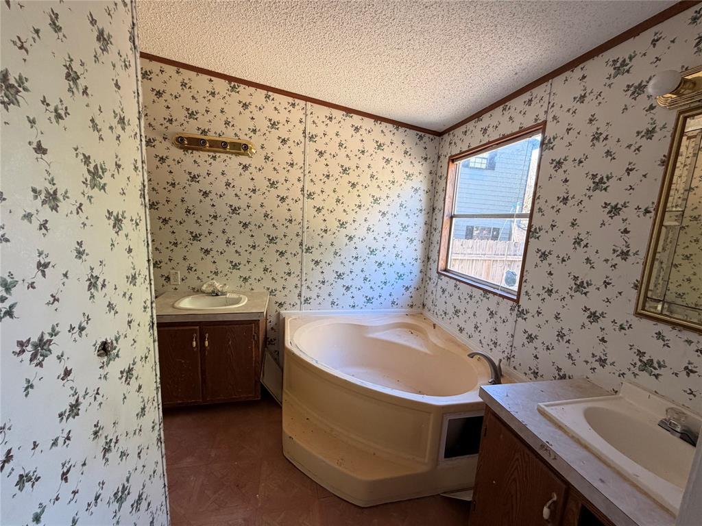 704 Lazy Springs Drive - Photo 4