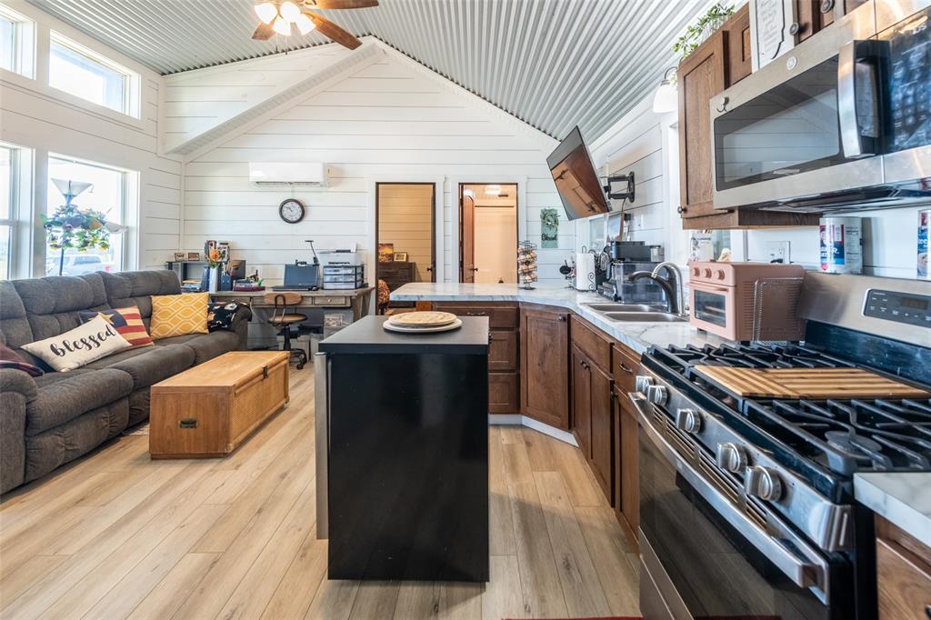 1868 County Road 3208 - Photo 16