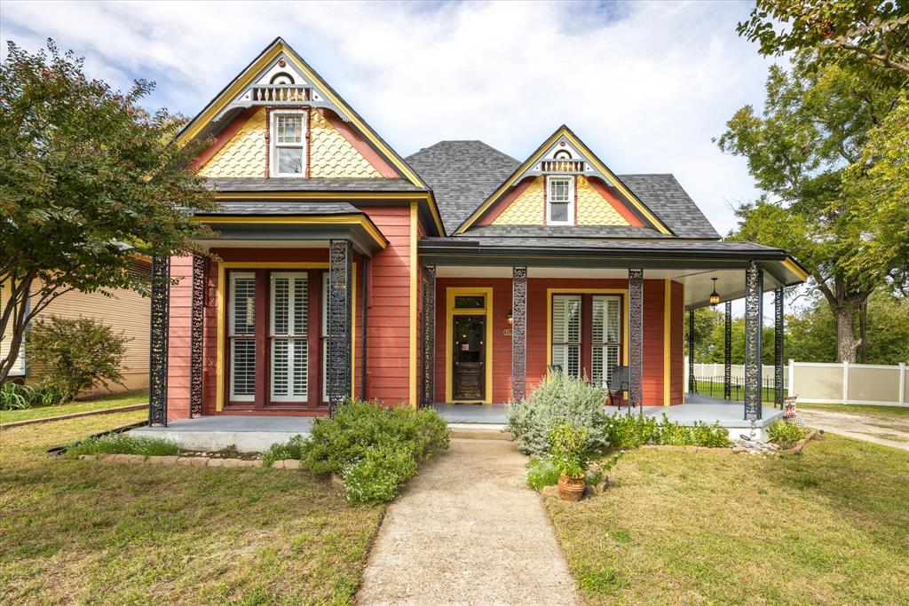418 W Water Street - Photo 1