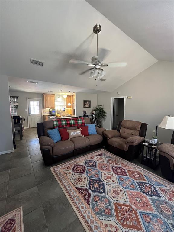 209 E Hall Court - Photo 11