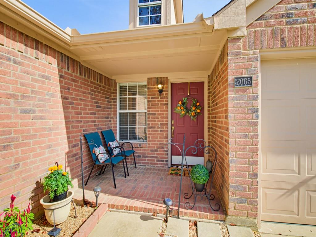 2065 Candlewood Circle - Photo 2