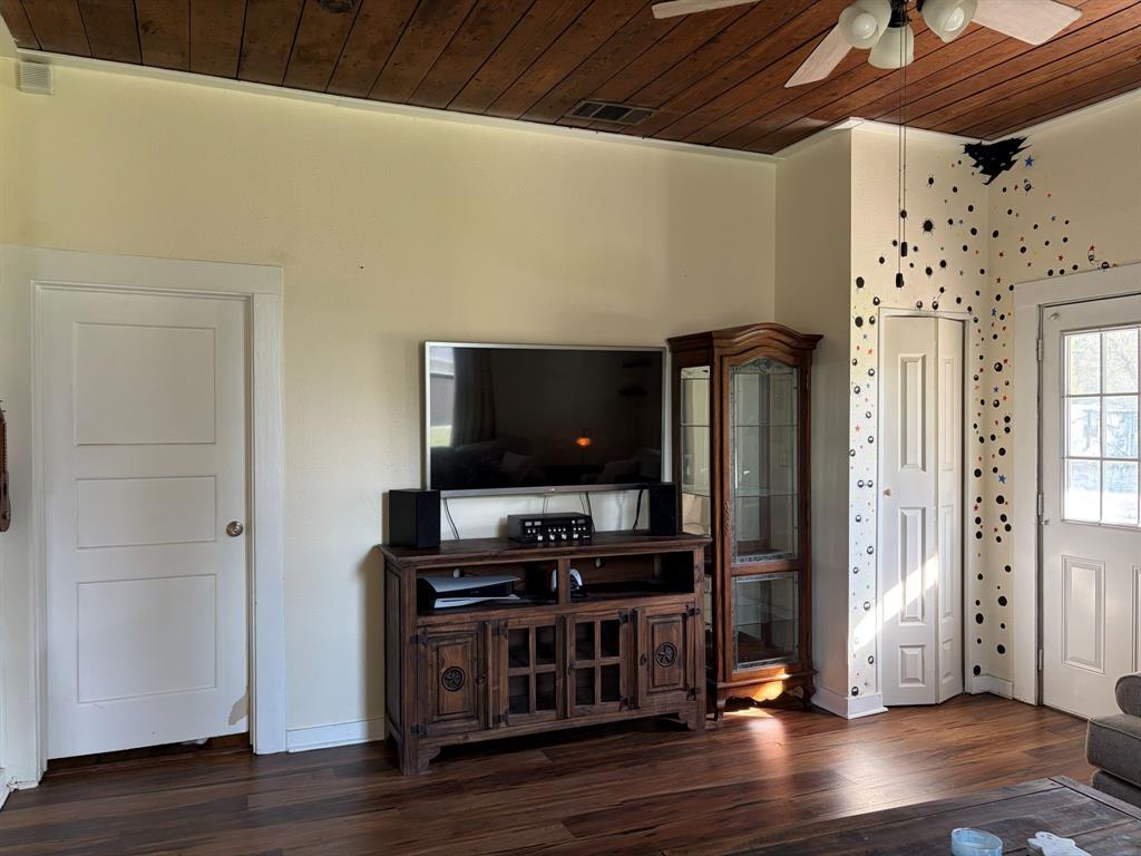 10809 Fm 2450 - Photo 4
