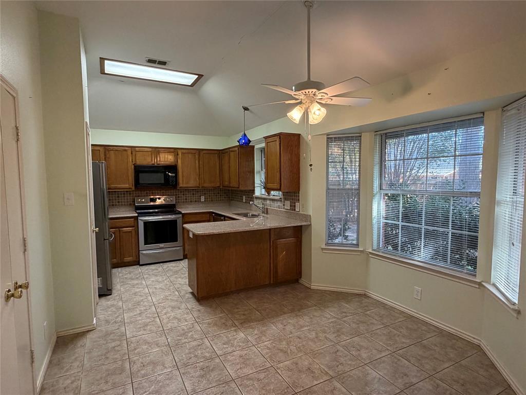 2604 Oak Park Drive - Photo 3