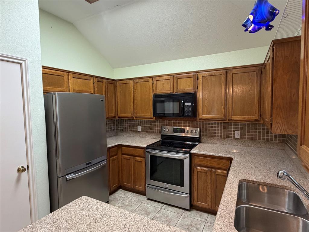 2604 Oak Park Drive - Photo 4