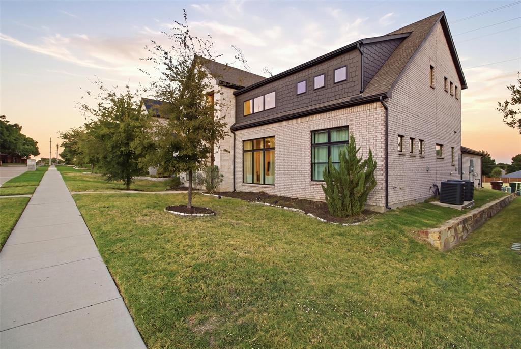 1408 Rockcliff Street - Photo 3