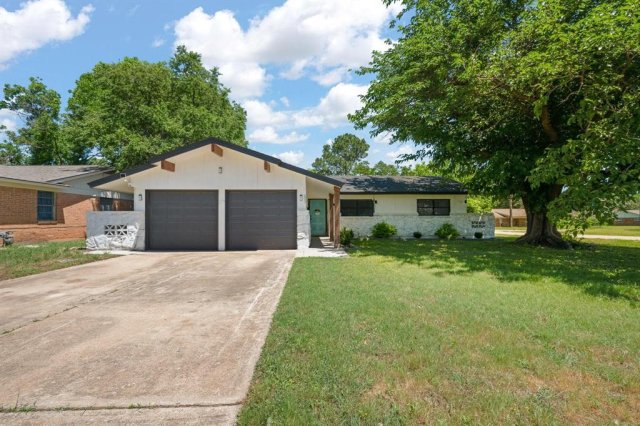 600 Meadowcrest Drive