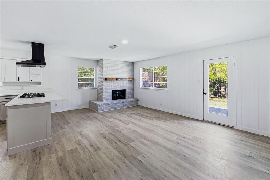 600 Meadowcrest Drive - Photo 4