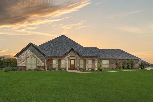 2921 W Alamosa Drive
