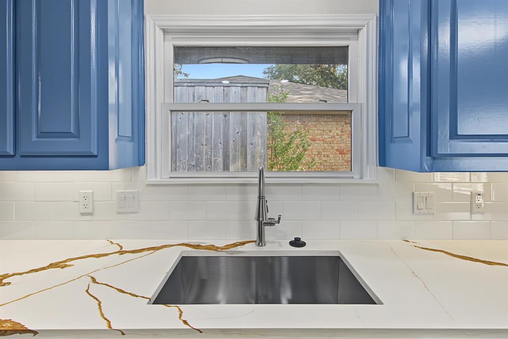 10219 Echo Ridge Court - Photo 5
