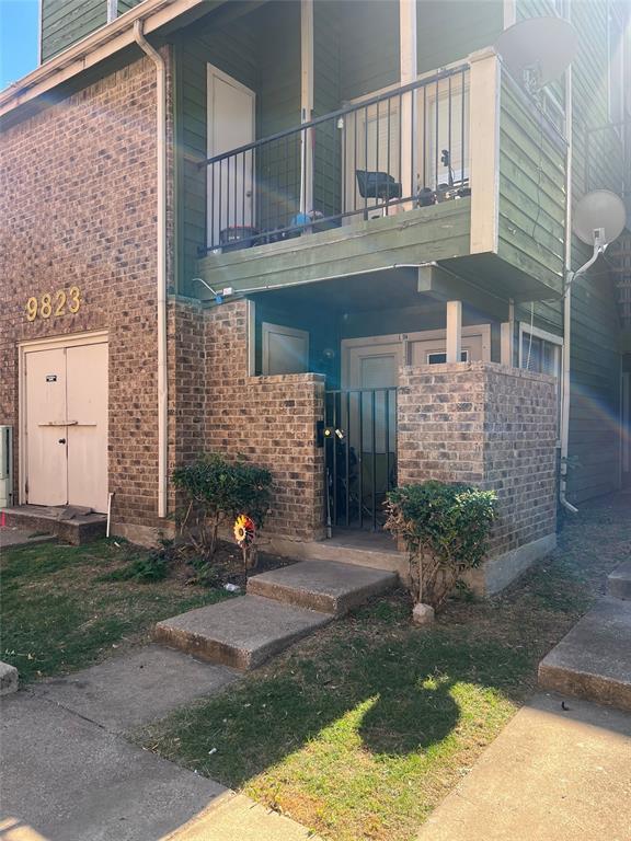 9823 Walnut Street - Photo 2