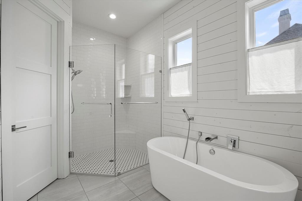 225 Bristol Court - Photo 16