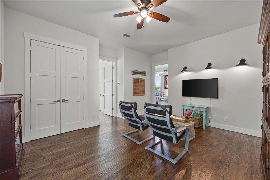 225 Bristol Court - Photo 18