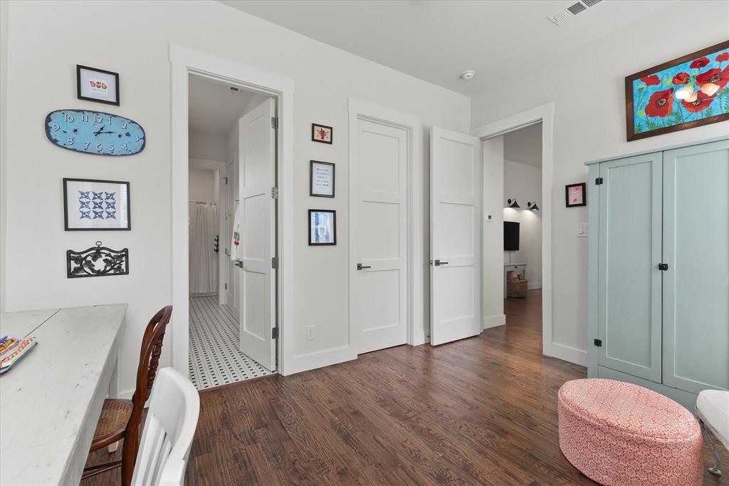 225 Bristol Court - Photo 22
