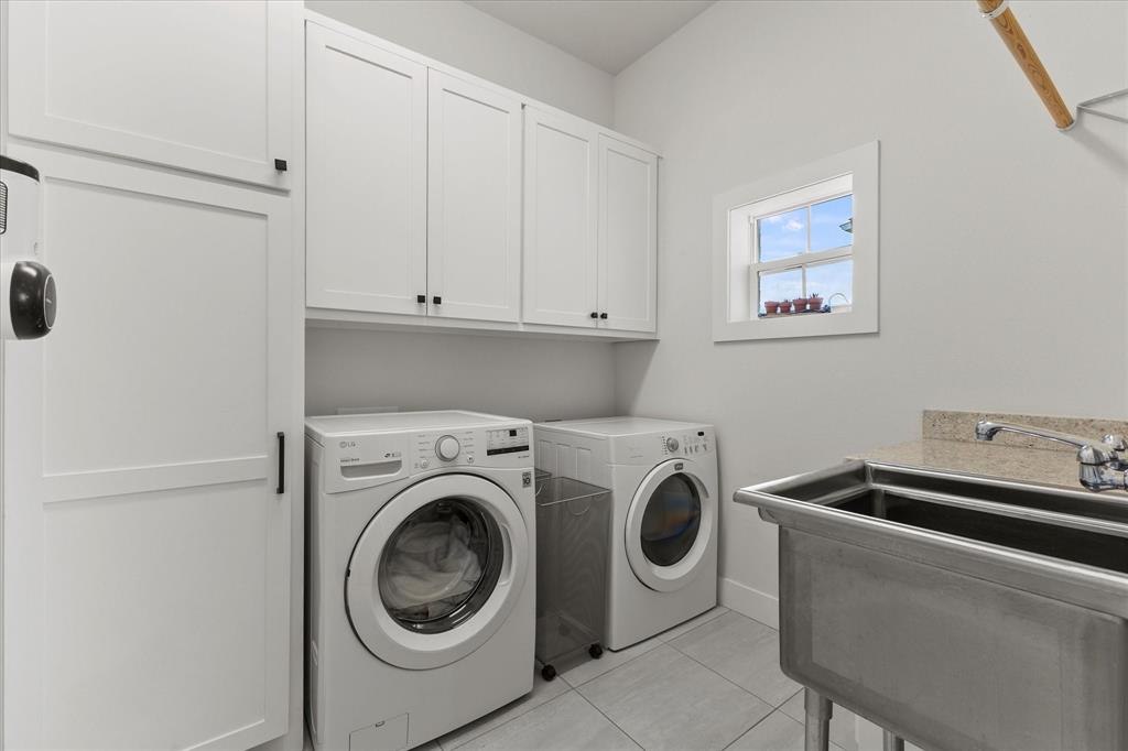 225 Bristol Court - Photo 24