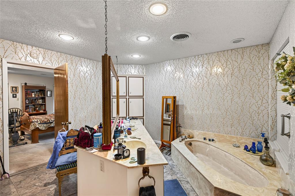 44 Surrey Square - Photo 15