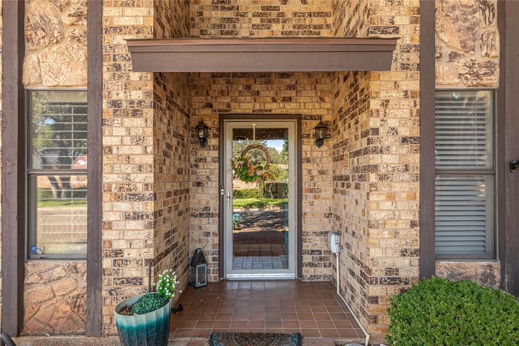 44 Surrey Square - Photo 3