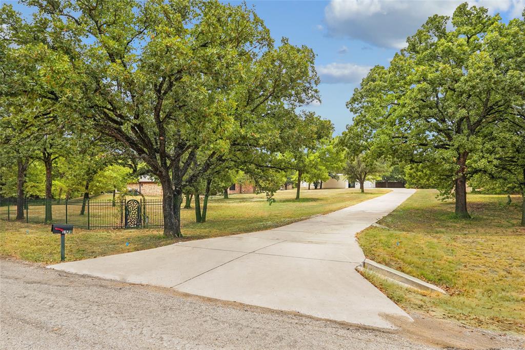 1570 Karen Drive - Photo 34