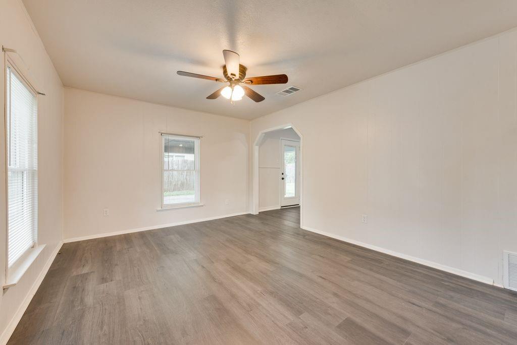 8324 Raymond Avenue - Photo 10