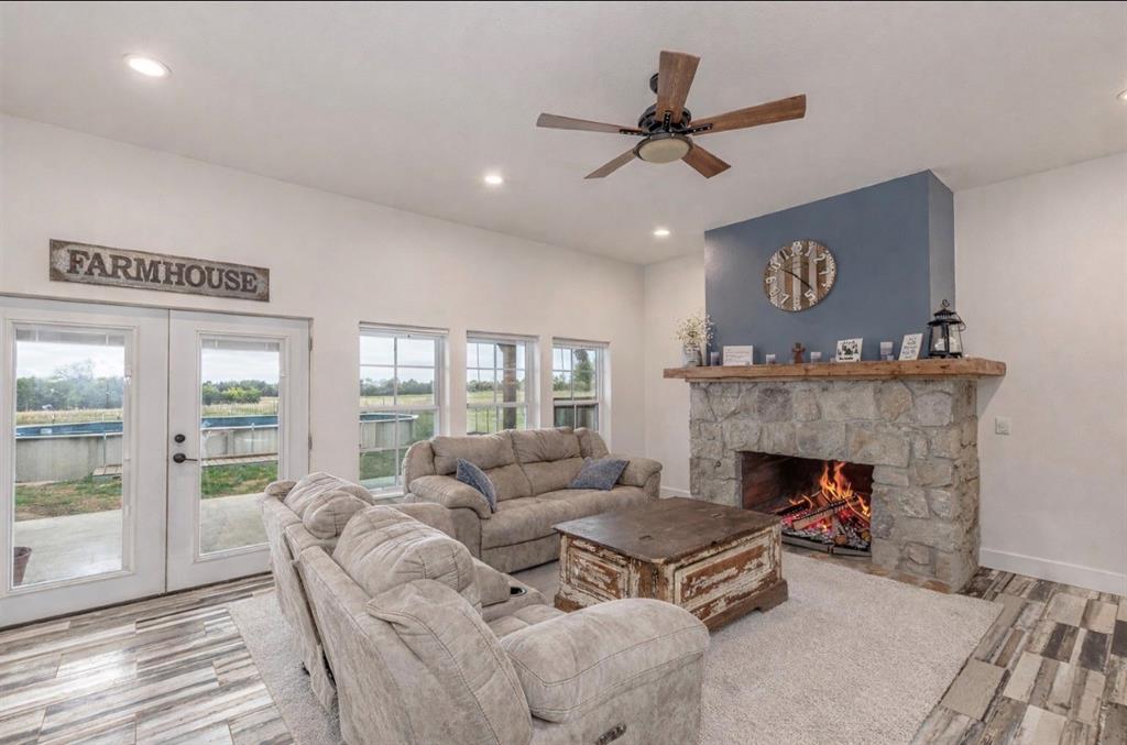 4886 County Road 1037 - Photo 12