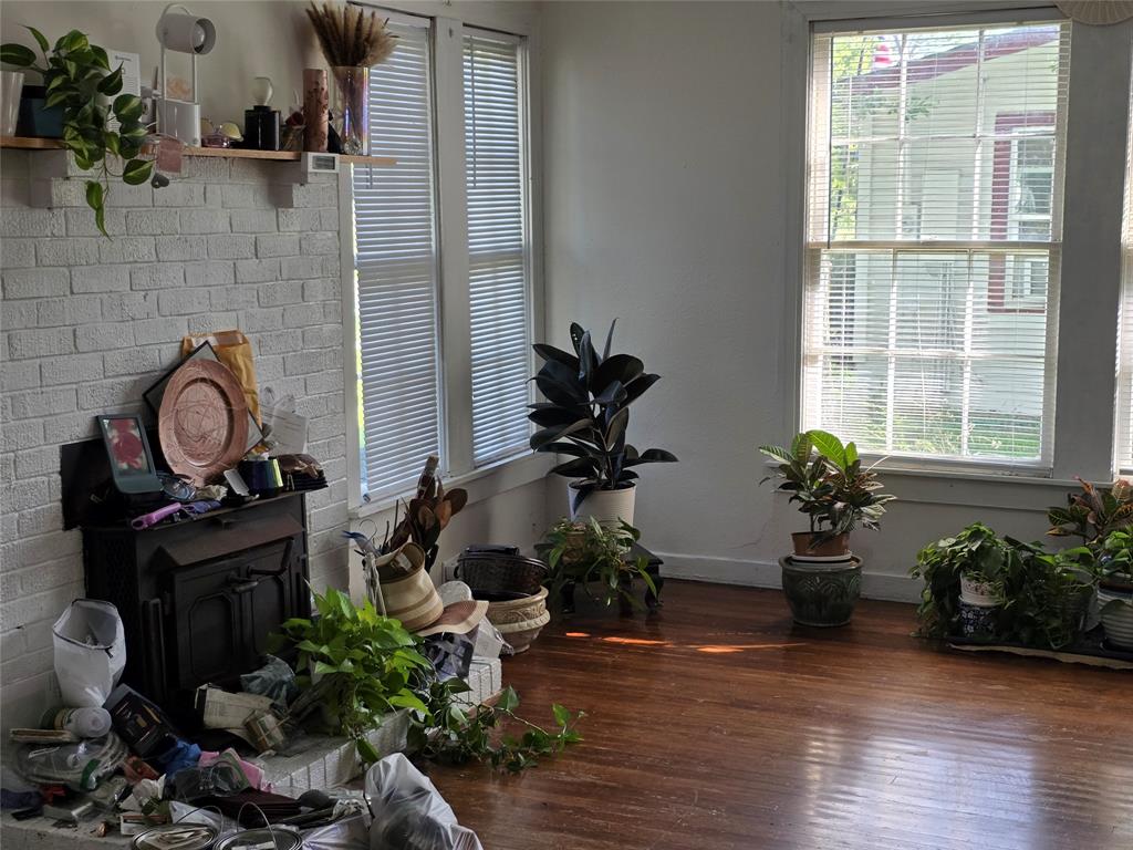 810 N Main - Photo 3