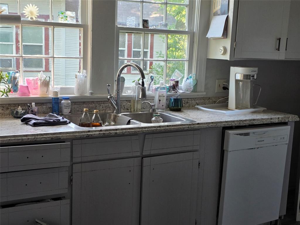 810 N Main - Photo 6