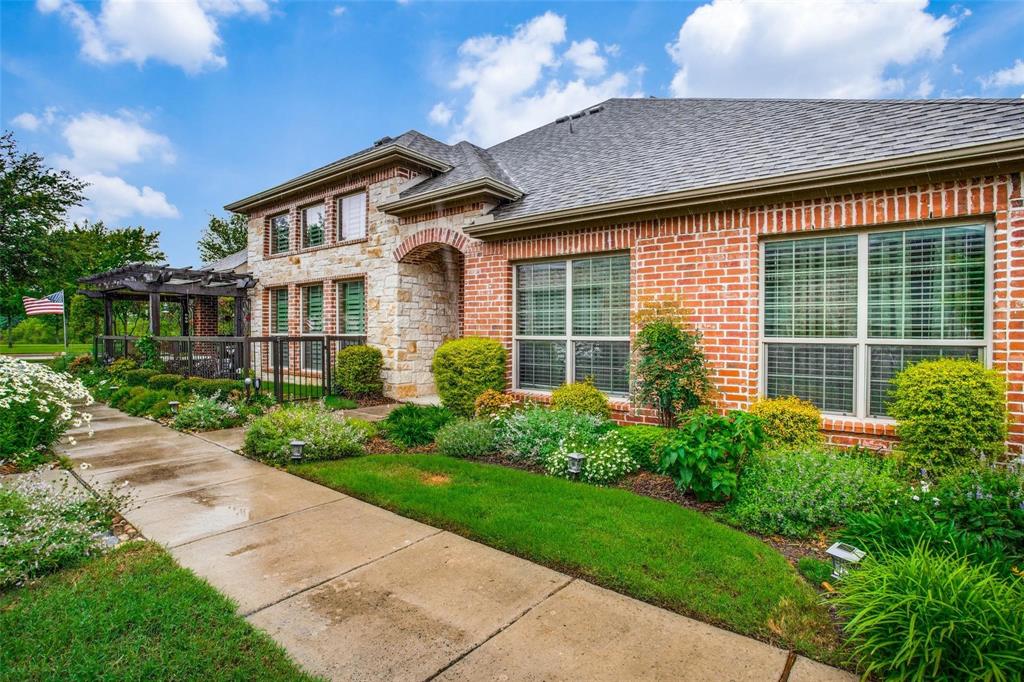 5822 Fairview Parkway - Photo 1