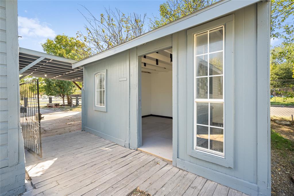 2005 Tisinger Avenue - Photo 24
