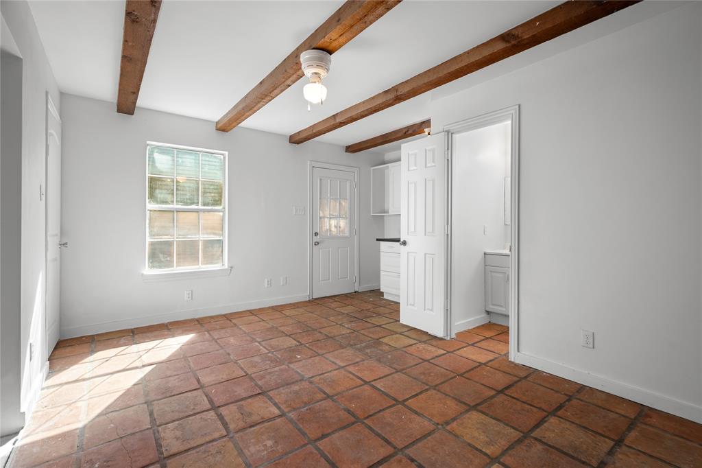 2005 Tisinger Avenue - Photo 31
