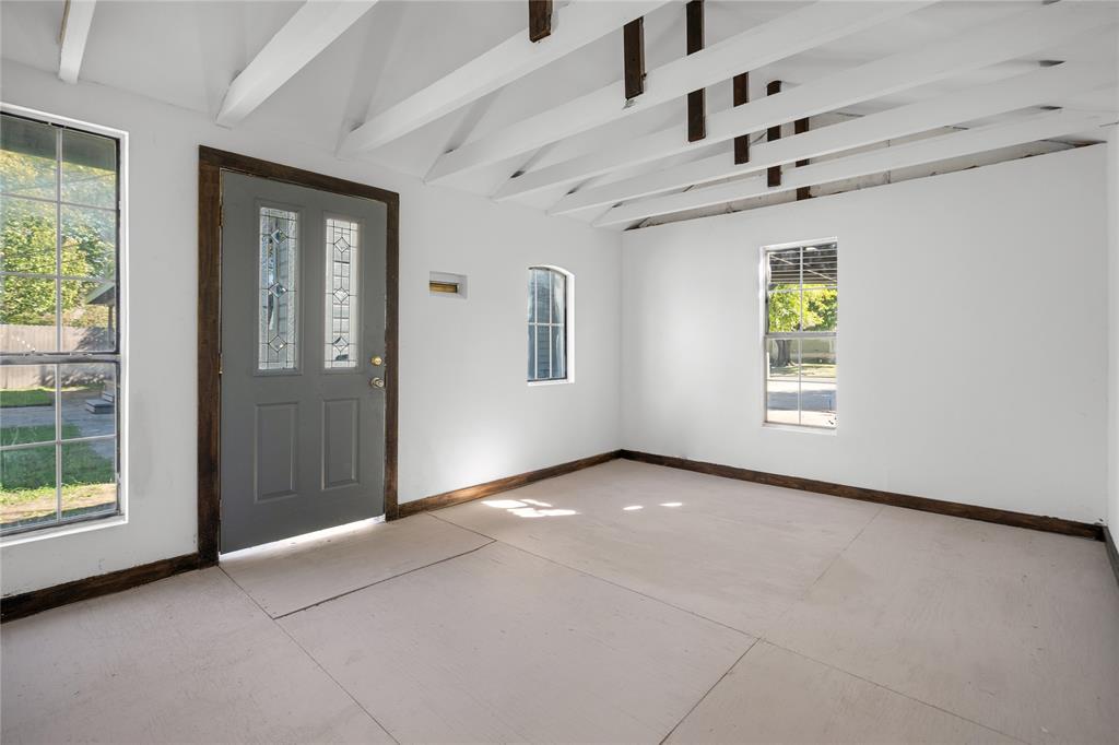 2005 Tisinger Avenue - Photo 33