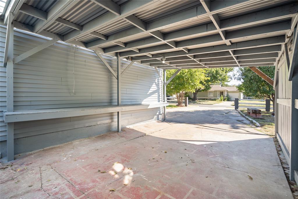 2005 Tisinger Avenue - Photo 34