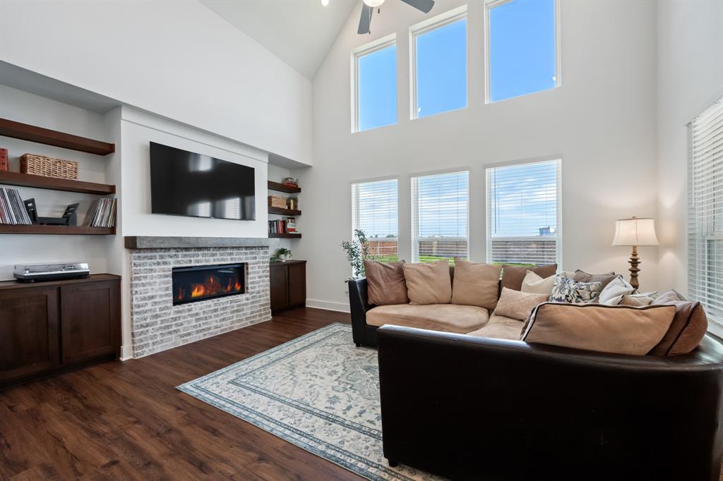 2403 Carpano Lane - Photo 2
