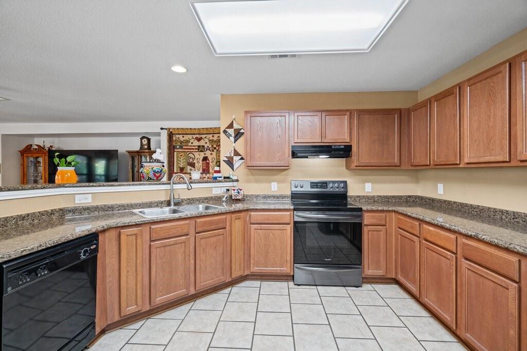 2005 Woodway Drive - Photo 11