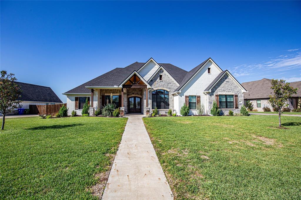 317 Champions Way - Photo 1