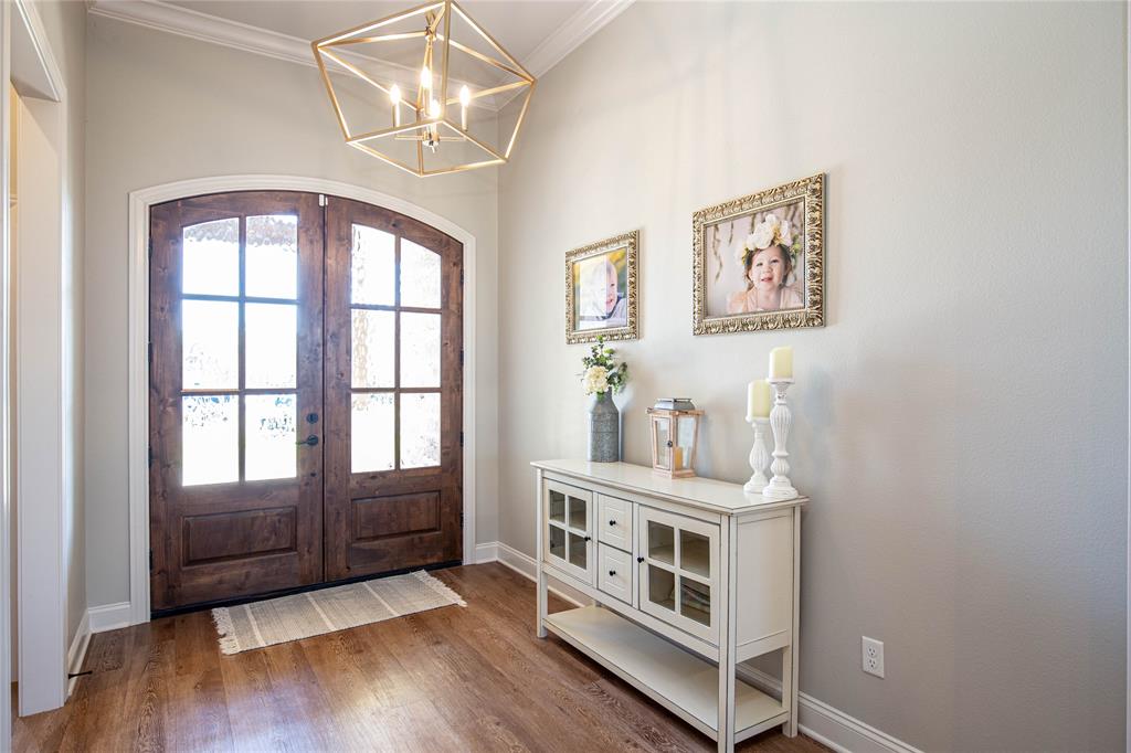 317 Champions Way - Photo 3
