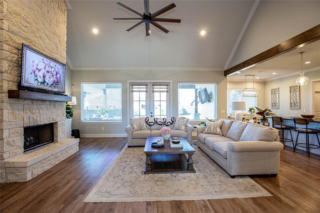 317 Champions Way - Photo 4