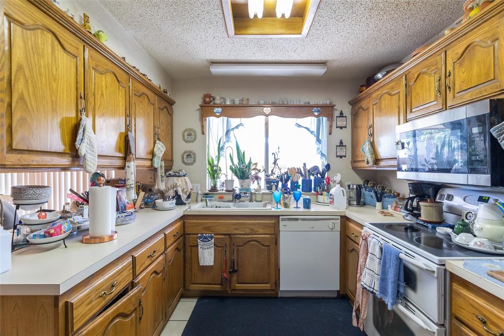 8009 Weehunt Court - Photo 10