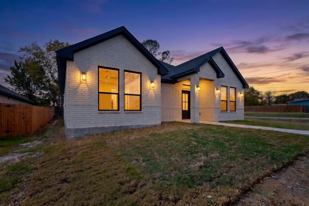 1309 N BRECKENRIDGE Street - Photo 1
