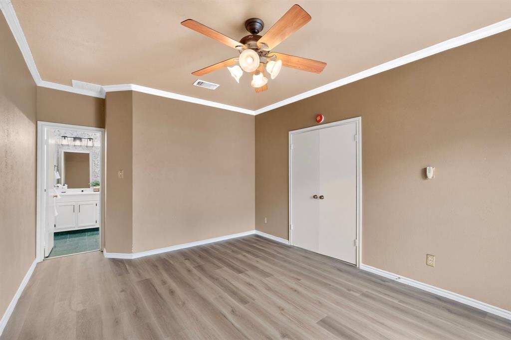 5310 Keller Springs Road - Photo 15