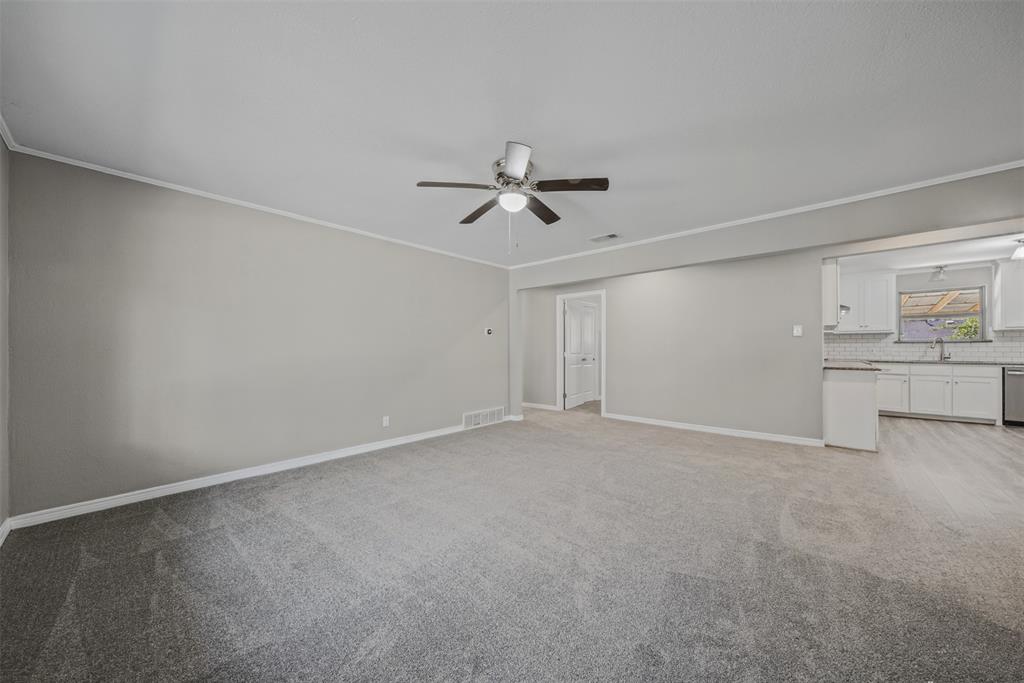 6404 Ravenswood Drive - Photo 7
