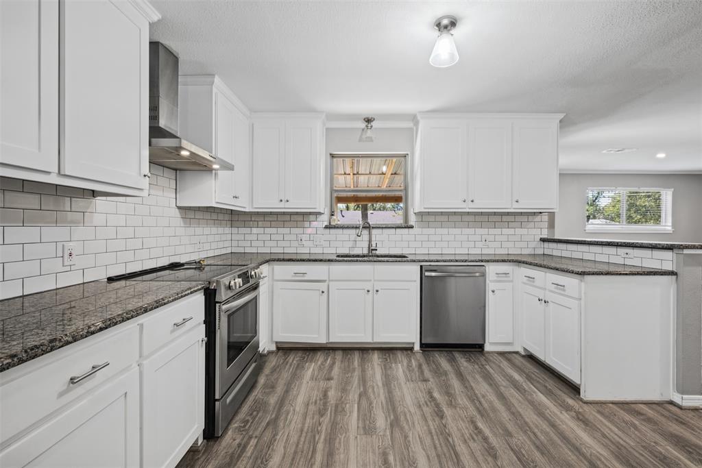 6404 Ravenswood Drive - Photo 9