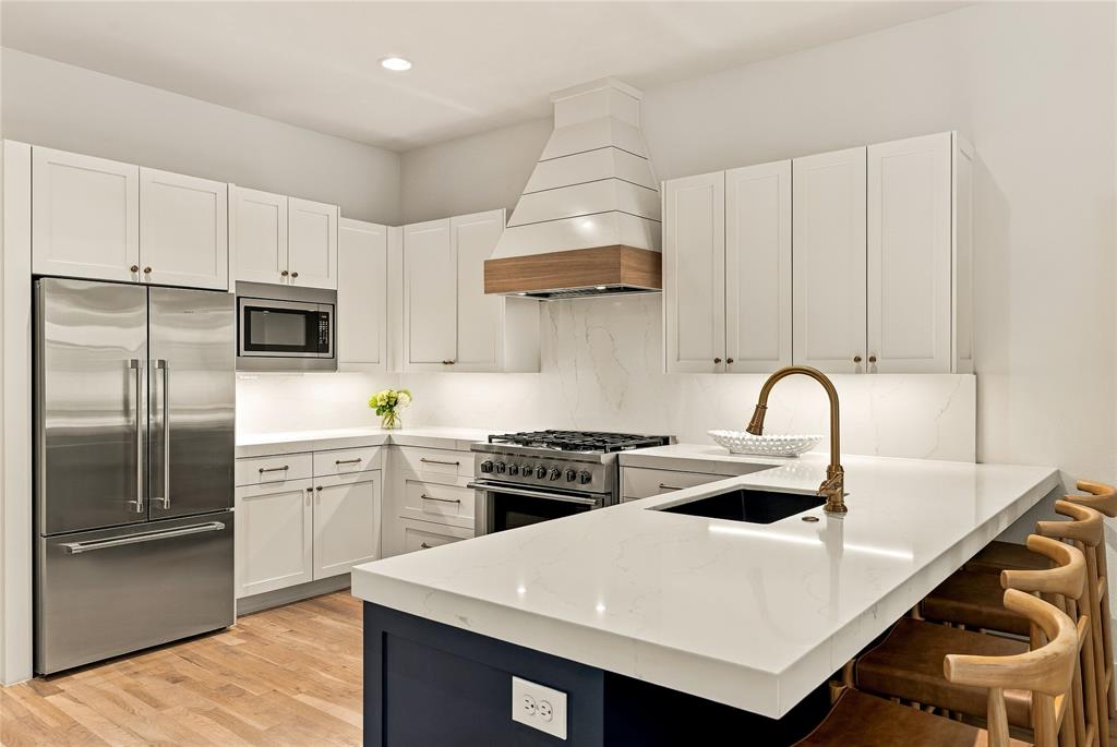 5520 Martel Avenue - Photo 9