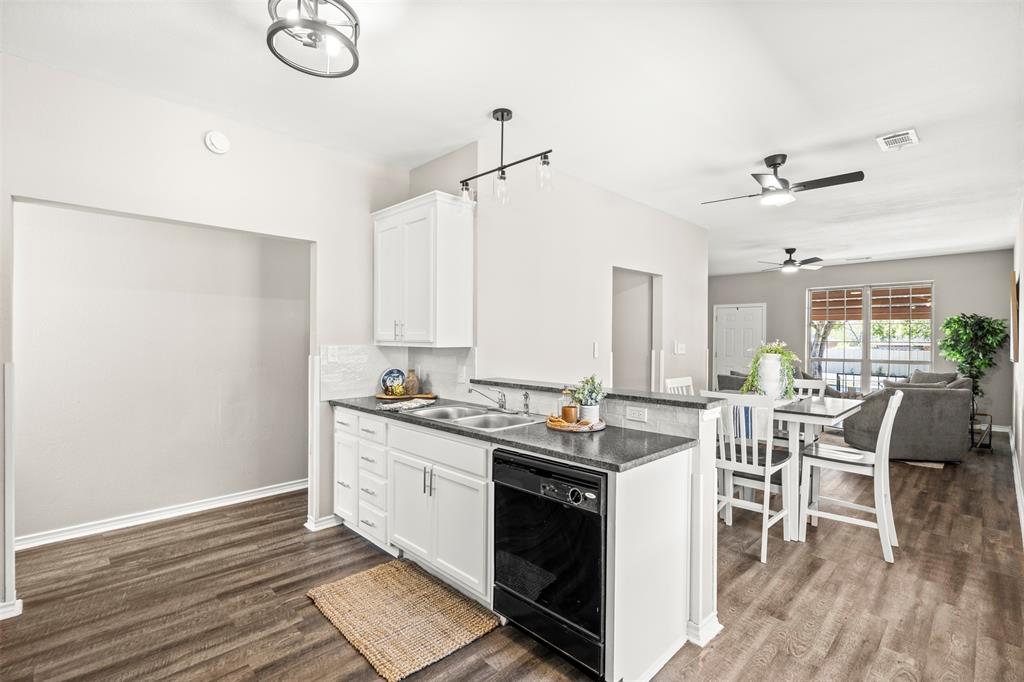 810 S Sherman Street - Photo 9